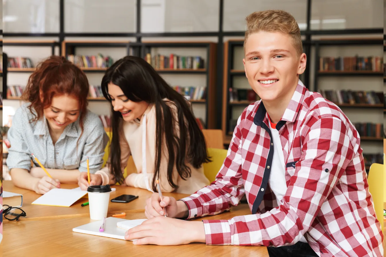 Comment Choisir Le Bon Programme De Bachelor En Management Pour Votre